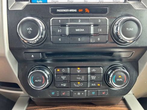 Used 2016 Ford F150 Lariat RWD image 24