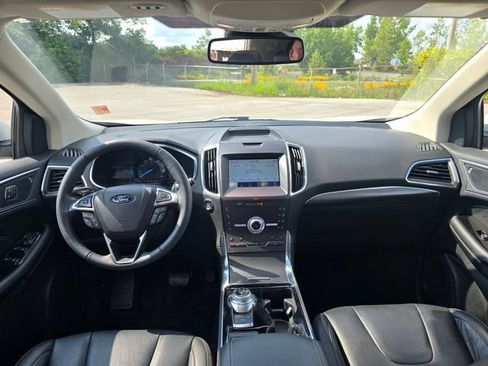 Used 2020 Ford Edge Titanium w/ Equipment Group 301A AWD/4WD image 19