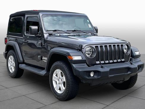 Used 2018 Jeep Wrangler Sport AWD/4WD image 3