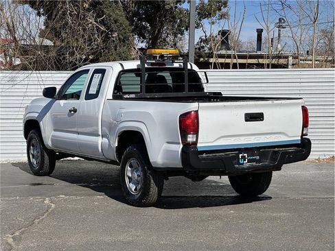 Used 2019 Toyota Tacoma SR image 3