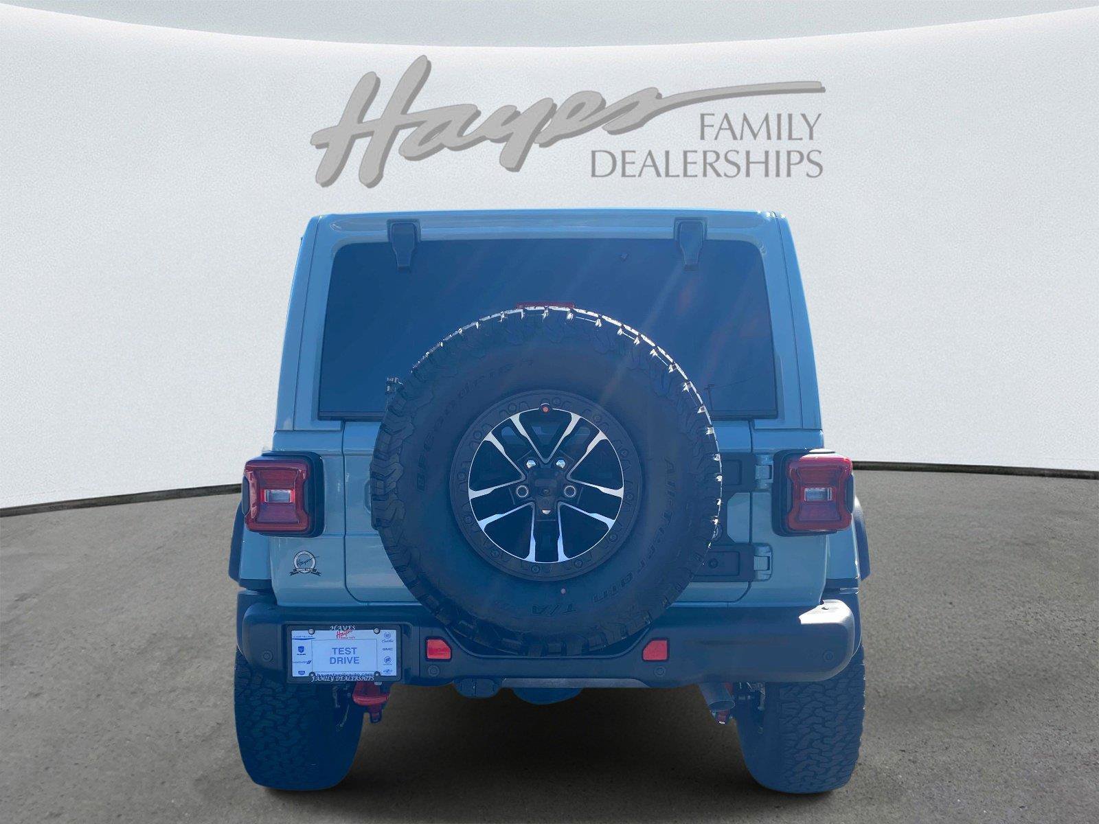 Used 2024 Jeep Wrangler Unlimited Rubicon AWD/4WD image 4