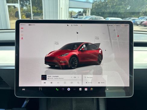 Used 2023 Tesla Model Y Long Range image 17