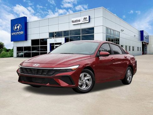 Certified 2025 Hyundai Elantra SE FWD image 1