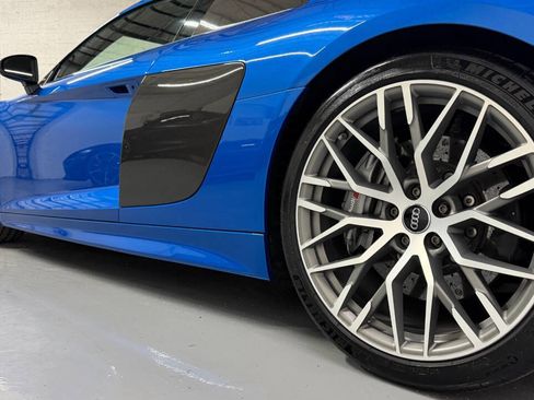 Used 2017 Audi R8 V10 plus w/ Full Leather Package image 30