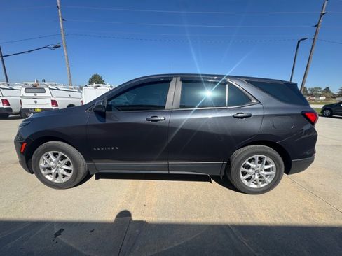 Used 2023 Chevrolet Equinox LS w/ LS Convenience Package image 5