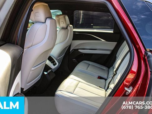 Used 2024 Cadillac Lyriq Sport image 17