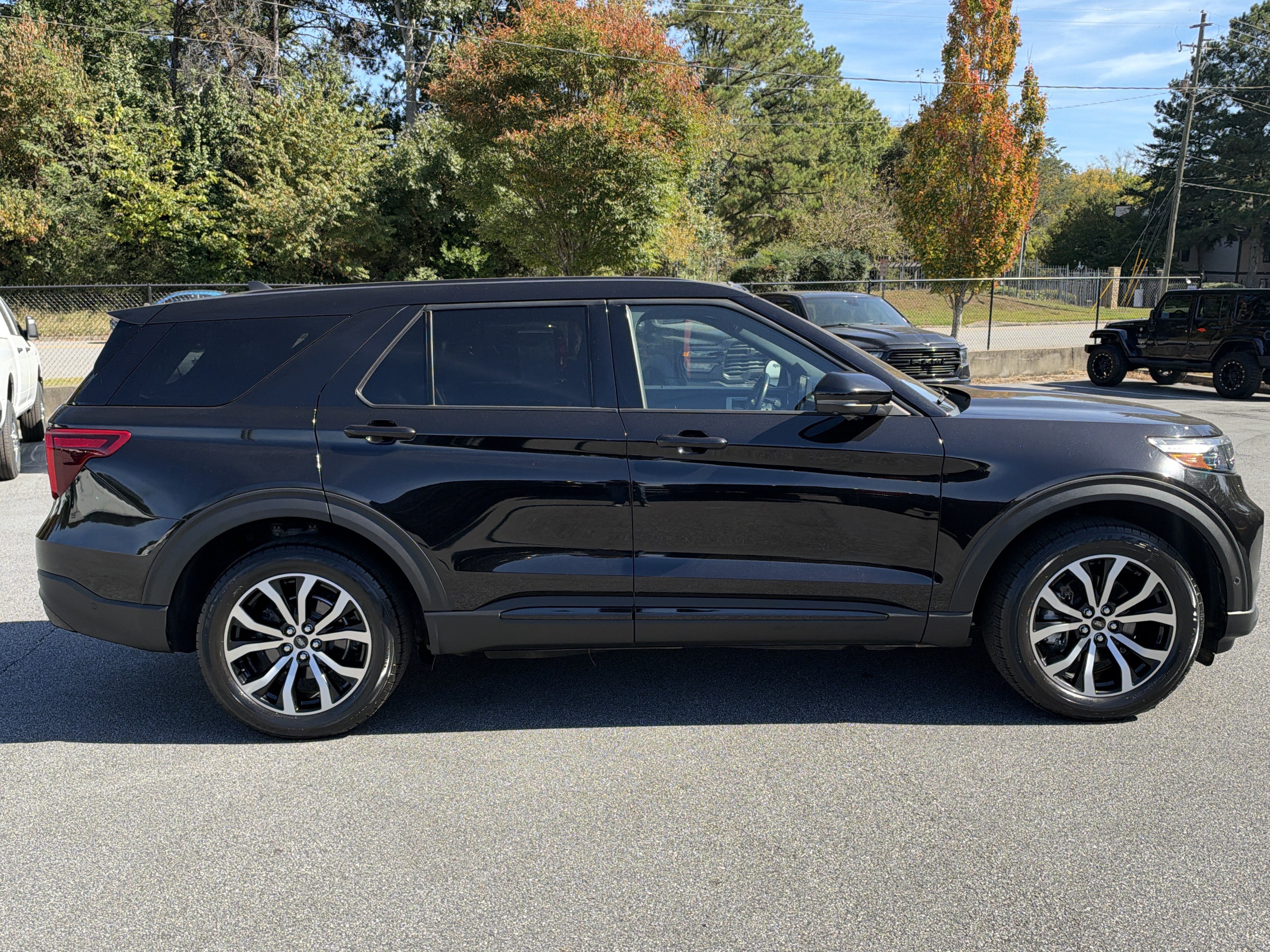 Used 2021 Ford Explorer ST w/ Equipment Group 401A AWD/4WD image 9
