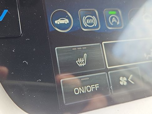 Certified 2025 Subaru Outback Premium image 10