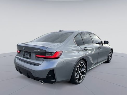 Used 2025 BMW 330i Sedan w/ M Sport Package image 9