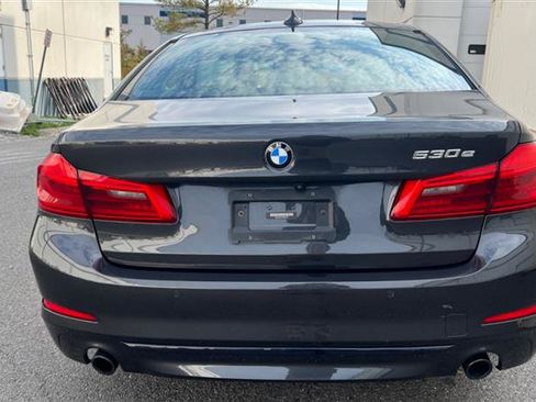 Used 2018 BMW 530e RWD image 15