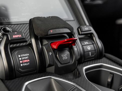 Used 2024 Lamborghini Urus Performante AWD/4WD image 45