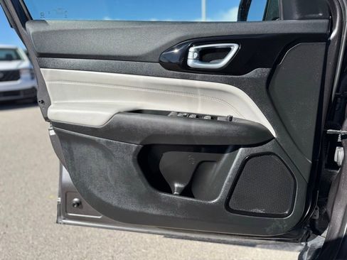 Used 2023 Jeep Compass Limited image 26