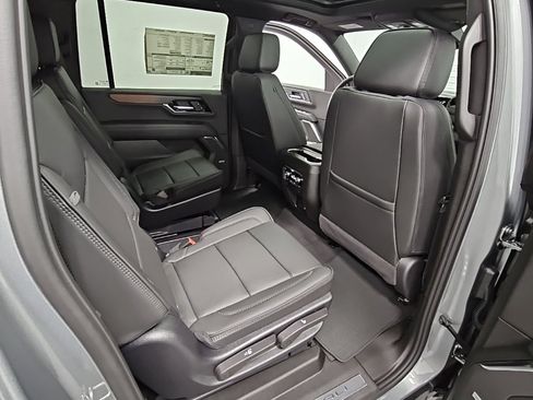 New 2025 GMC Yukon XL Denali w/ Sun & Power Step Package image 41