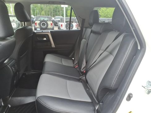 Used 2022 Toyota 4Runner SR5 Premium w/ Moonroof Package AWD/4WD image 30