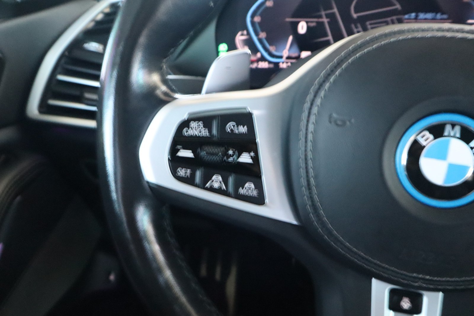 Used 2022 BMW X5 xDrive45e w/ M Sport Package AWD/4WD image 24