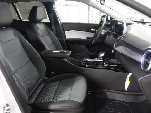 New 2026 Chevrolet Trax LT w/ LT Convenience Package FWD image 23