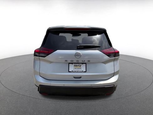 Used 2025 Nissan Rogue SV FWD image 12