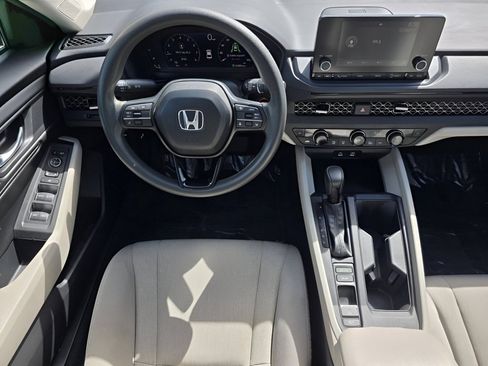 Used 2025 Honda Accord SE image 31