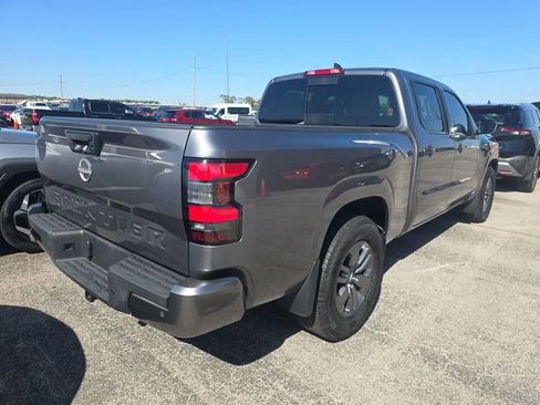 Used 2025 Nissan Frontier SV w/ SV Convenience Package image 4