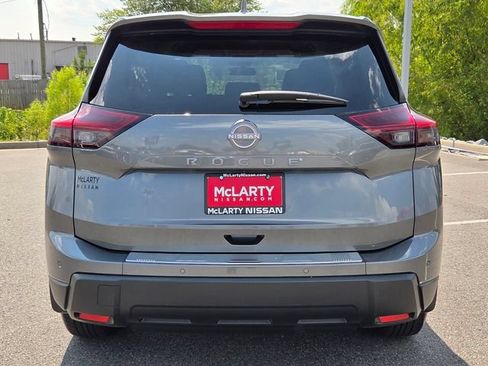 Used 2026 Nissan Rogue SV w/ Cold Weather Package FWD image 7