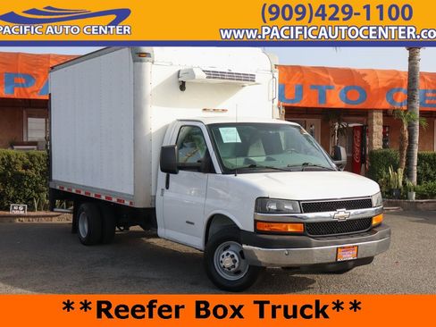 Used 2016 Chevrolet Express 4500 w/ Chrome Appearance Package image 1