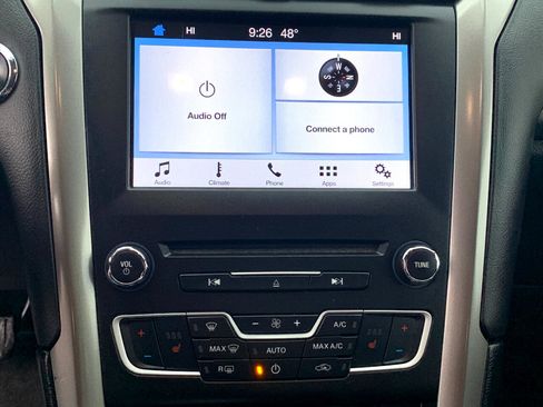 Used 2017 Ford Fusion SE w/ Fusion SE Technology Package image 20