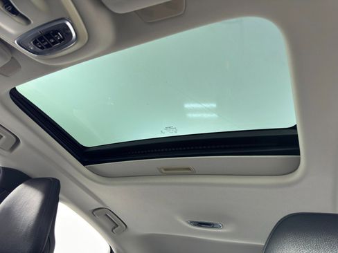 Used 2017 Volvo S90 T5 Momentum w/ Convenience Package image 11