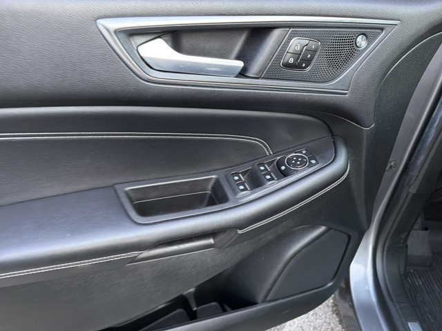 Used 2023 Ford Edge Titanium AWD/4WD image 16