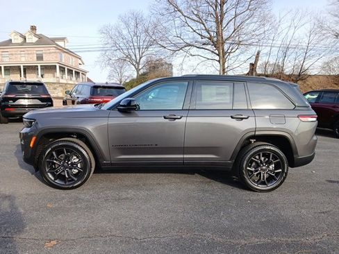 New 2025 Jeep Grand Cherokee Limited image 4