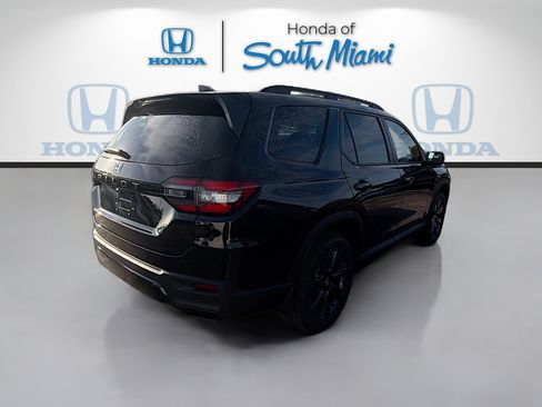 New 2026 Honda Pilot Sport image 7