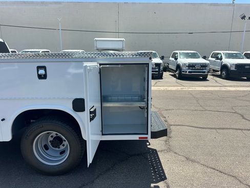 New 2025 Ford F350 XL w/ XL Chrome Package image 13