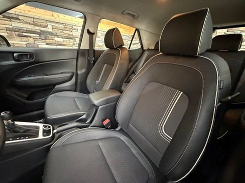 Used 2026 Hyundai Venue SEL FWD image 14