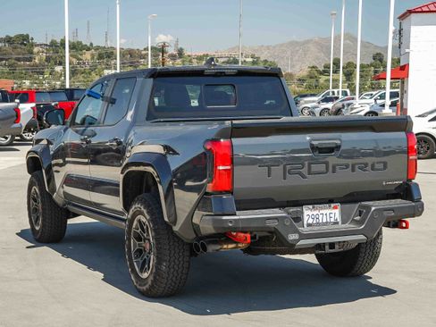 Used 2025 Toyota Tacoma TRD Pro AWD/4WD image 5