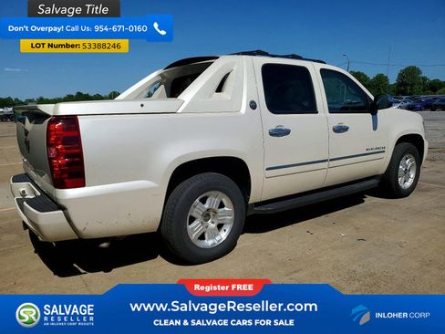 Used 2013 Chevrolet Avalanche LTZ AWD/4WD image 4