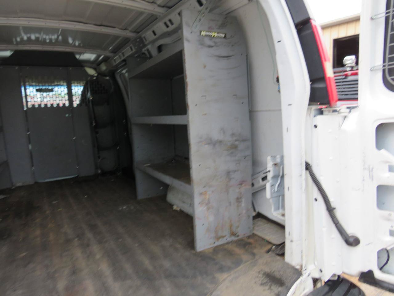 Used 2014 Chevrolet Express 2500 RWD image 27