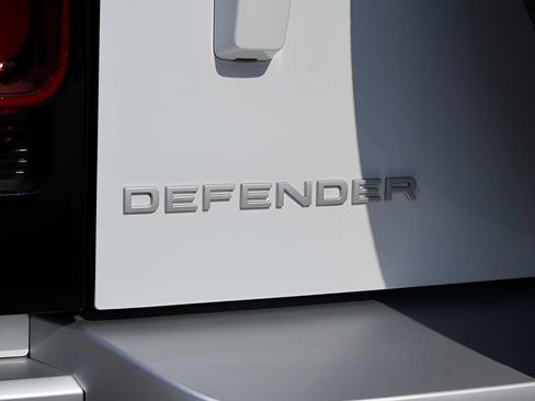 New 2025 Land Rover Defender 110 S AWD/4WD image 8