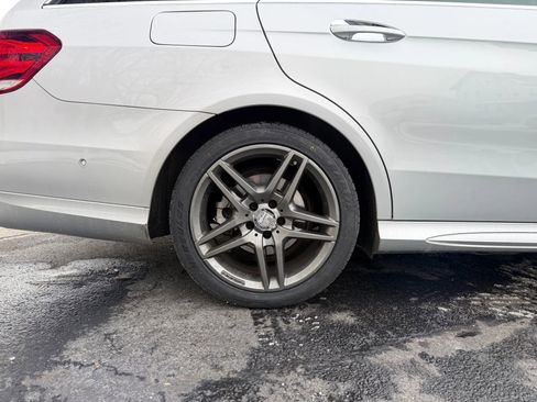 Used 2014 Mercedes-Benz E 350 4MATIC Wagon image 55