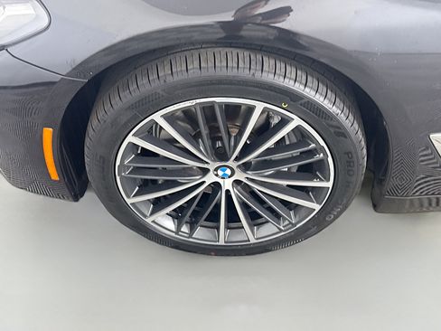 Used 2022 BMW 540i w/ Premium Package image 38