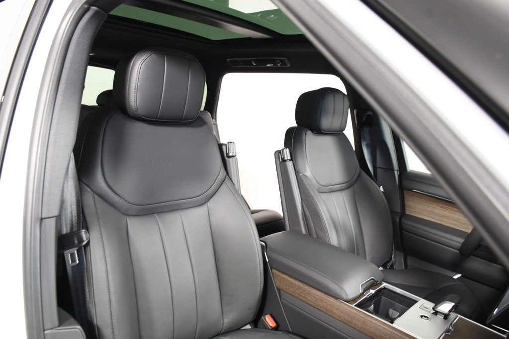 New 2026 Land Rover Range Rover Long Wheelbase SE AWD/4WD image 19