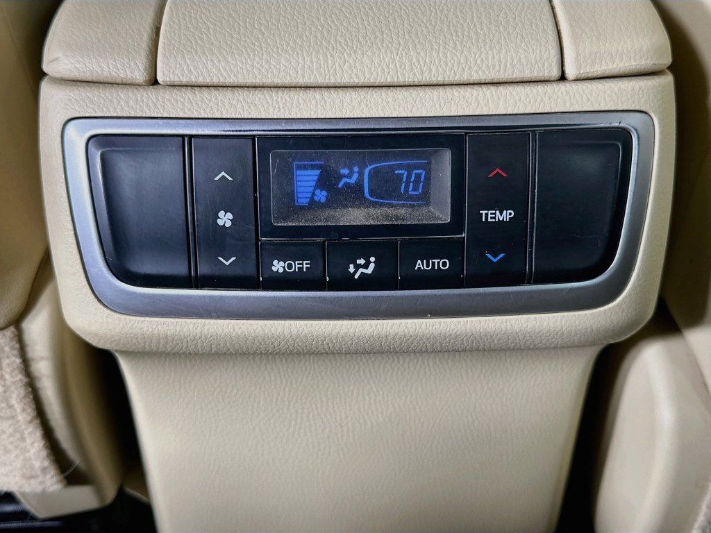 Used 2017 Toyota Highlander XLE FWD image 25