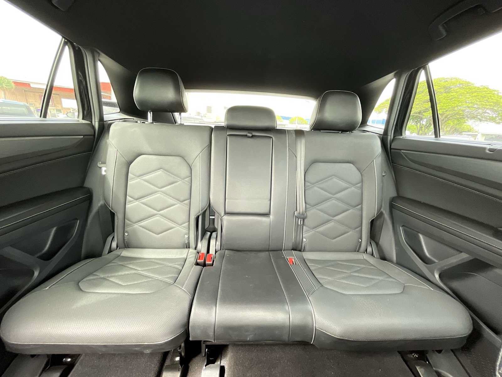 Used 2024 Volkswagen Atlas Cross Sport SE FWD image 25