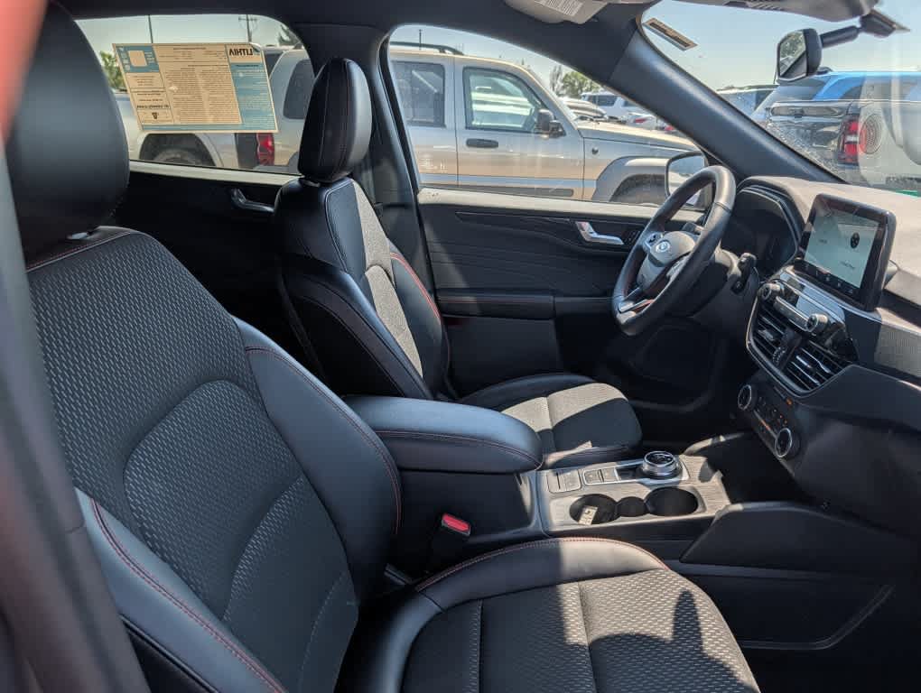 Used 2025 Ford Escape ST-Line AWD/4WD image 24