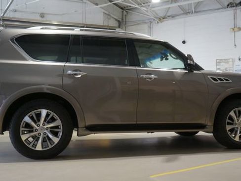 Used 2016 INFINITI QX80 4WD w/ Driver's Assistance Package image 4