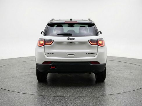 Used 2025 Jeep Compass Trailhawk image 7