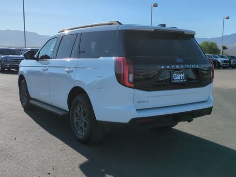 Used 2025 Ford Expedition Active AWD/4WD image 7