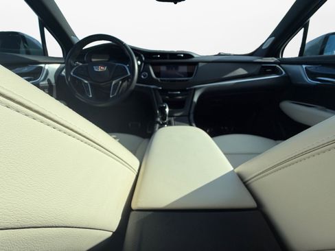 Used 2024 Cadillac XT5 Sportv image 10