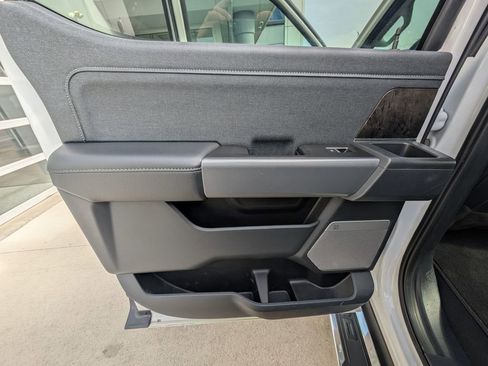 Used 2023 Ford F350 Lariat w/ Chrome Package image 47