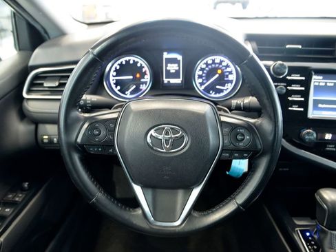 Used 2019 Toyota Camry SE image 18