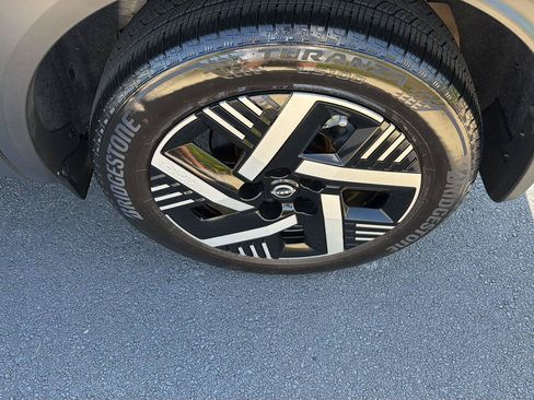 Used 2025 Nissan Kicks SV FWD image 35
