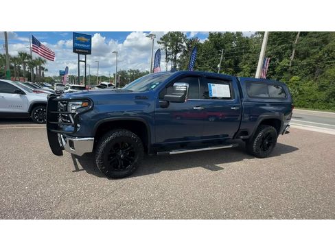 Used 2025 Chevrolet Silverado 2500 LTZ w/ LTZ Premium Package AWD/4WD image 6